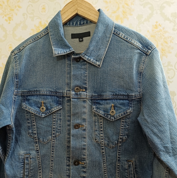 Uniqlo - Picture 2 of 7